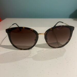 Burberry sun glasses